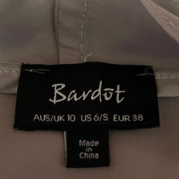 Bardot Silver Silk Satin Bell Long Sleeve Tie Hem Cropped Blouse Top Size 6/S - Picture 3 of 4